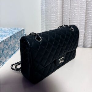 Elegant Black Quilted Shoulder Bag